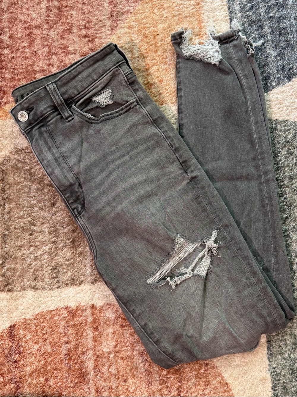 American Eagle Outfitters Distressed Charcoal Gray Skinny Jeans